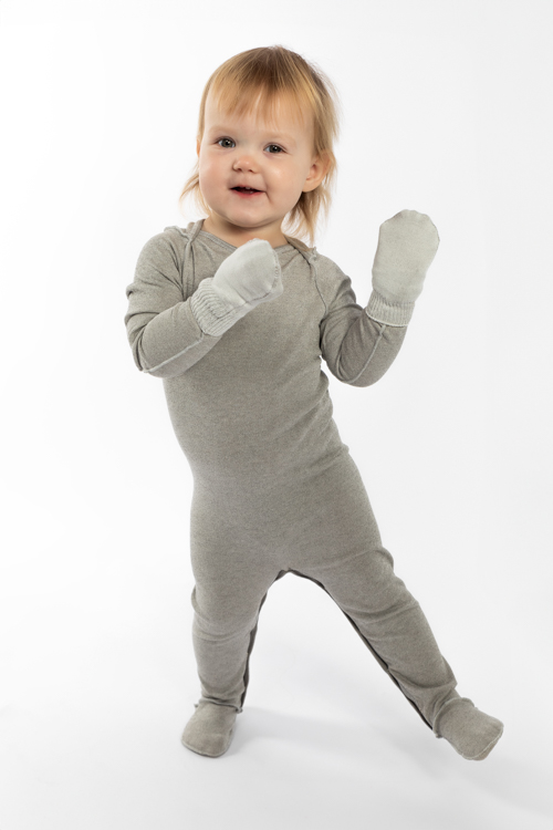 BINAMED® Baby Overall, langarm Langarm Baby-Overall mit Socken – hautfreundliche Silbertextilien, atmungsaktiv und elastisch, lindern Juckreiz und bieten perfekten Tragekomfort.
