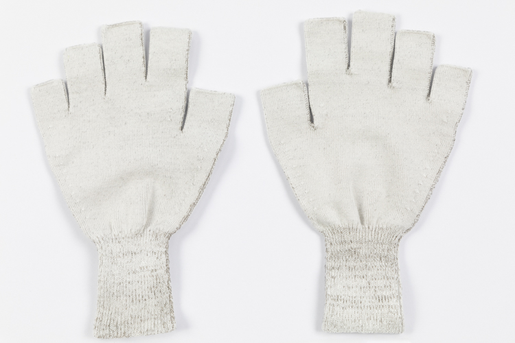 Damen-Fingerhandschuhe ohne Kuppen – medizinische Silbertextilien, atmungsaktiv und elastisch, lindern Juckreiz und sind hautfreundlich.