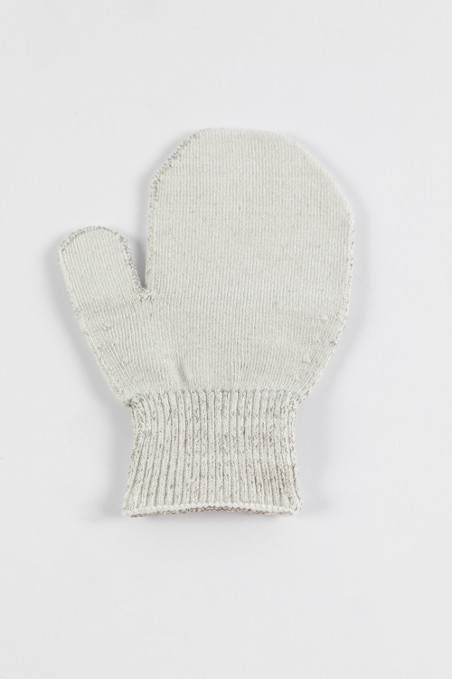 Fäustling mit Daumen links – einzelner Handschuh aus hautfreundlichem Silbertextil, elastisch, atmungsaktiv und juckreizlindernd.
