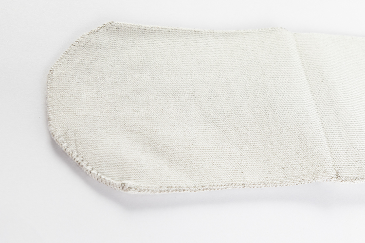 Detailansicht Kindersocken – Nahaufnahme der Zehenpartie, elastisch und hochwertig verarbeitet aus hautfreundlichem Silbertextil.