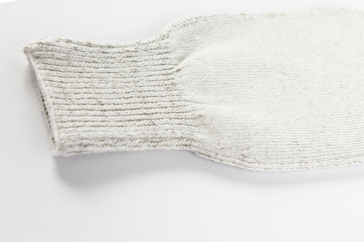 Detailansicht Fäustling ohne Daumen – gerippter Bund aus hautfreundlichem Silbertextil, elastisch und angenehm zur Haut.